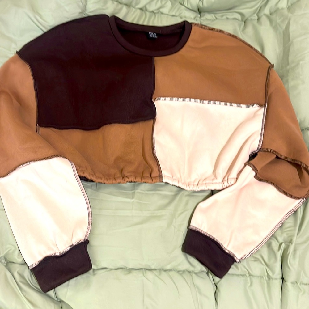 Long sleeve patched crop top
